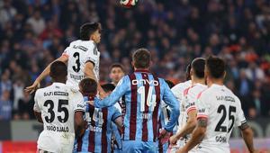 Beşiktaştan Trabzonspor maçı sonrası hakem tepkisi Bizimle uğraşmaktan vazgeçin