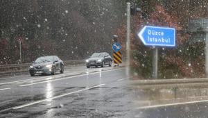İstanbulun yanı başı Mevsimin ilk karı düştü