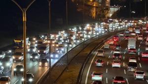 İstanbulda akşam saatlerinde trafik yoğunluğu yüzde 80e çıktı İşte bölge bölge son durum