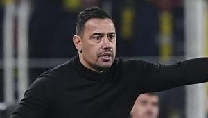 Çağdaş Atandan maç sonu hakem tepkisi: Maçı alıp bir taraftan diğer tarafa taşıyorsun