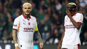 Galatasarayda Okan Buruk kararını verdi Osimhenin yerine oynayacak isim belli oldu