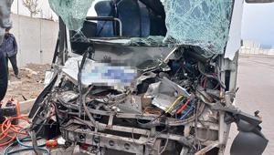 Kayseri OSB’de kaza: İşçi servisi TIR’a çarptı, yaralılar var