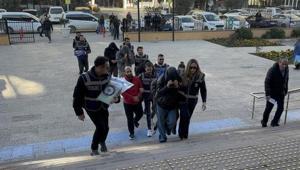 5 masaj salonuna fuhuş baskını Gizli bölmeler ve zil sistemi kurulmuş