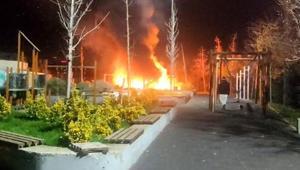 Beylikdüzünde çocuk parkı alev alev yandı