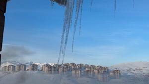 Kent adeta buzdan şehre dönüştü Dev sarkıtların boyu 3 metreyi geçti
