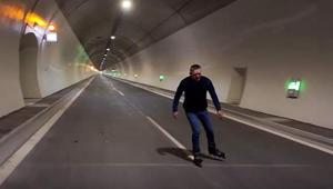 Kurdeleyi bıraktı, pateni taktı Başbakan tünelin açılışını böyle yaptı