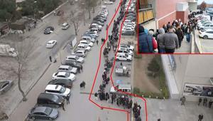 Hediye çeki ve indirimi duyan gece yarısı kuyruğa girdi 9 saatlik bekleyiş