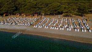 Halk plajlarında rekor ilgi 3 milyon 252 bin 769 kişi denize ücretsiz ulaştı