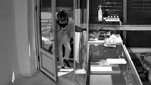 Böyle girdi, 5 buçuk kilo altınla çıktı