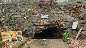 Büyük İskenderin mağarasında partiye tepki yağdı