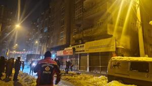 Diyarbakır’da 1’i kolonu çatlayan 5 katlı 2 bitişik bina tahliye edildi