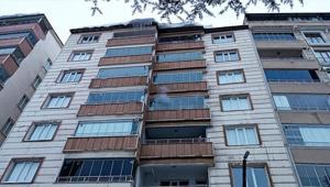 Bitliste çatıdan düşen kar ve buz kütlesi genç kızı hayattan kopardı