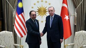 Cumhurbaşkanı Erdoğan, Malezya Başbakanı Enver İbrahim’i resmi törenle karşıladı