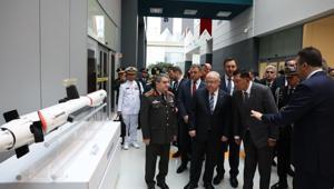 Bakan Güler, Endonezyalı mevkidaşı ile ASELSANı ziyaret etti