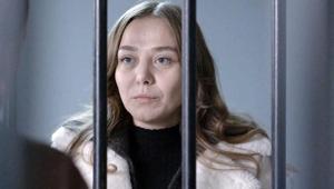 Arka Sokaklarda Pınar gözaltına alınıyor