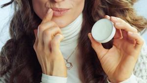 Kurumuş ve çatlamış dudaklar tarihe karışıyor Balmı hazırlayın, etkisi şahane