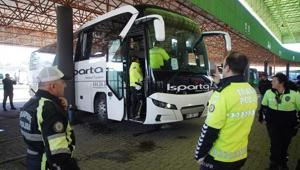 Otogarda feci kaza Geri manevra yapmak isteyen otobüs ileri gitti, 1 kişi öldü