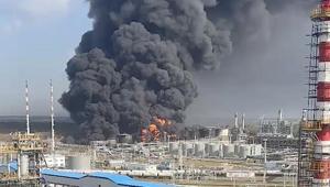 Rusya’da alevler yükseldi Ukrayna’dan İHA saldırısı, petrol deposu hedef alındı