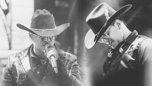 Dünyaca ünlü şarkıcı uçak kazasında hayatını kaybetti Son paylaşımı gündem oldu