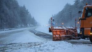 Kar ve tipi geçit vermiyor Kayseri-Kahramanmaraş kara yolu trafiğe kapatıldı