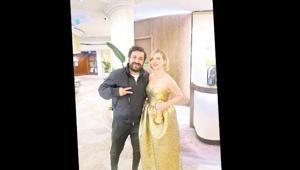 Hasan Can Kaya’dan otel lobisinde kutlama