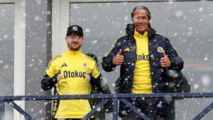 Fenerbahçeye eski oyuncularından ziyaret