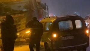 Burdur-Antalya karayolunda kar esareti Çok sayıda araç mahsur kaldı