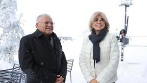 Tansu Çiller, tatil için geldiği Erciyes’te görüntülendi