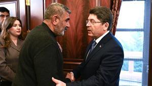 Bakan Tunç, Rojin Kabaişin babası ile görüştü