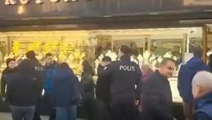 Yer: Çanakkale Kar vaadiyle para ve altın topladığı öne sürülen kuyumcu ve oğlu kayıp