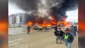 Arnavutköyde işçi konteynerinde yangın Çok sayıda ekip sevk edildi