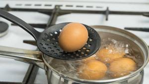 Yumurta tazelik testi Su yöntemiyle saniyeler içinde belli oluyor