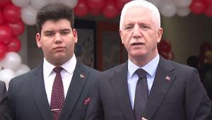 İstanbulda öğrenciler karnelerini alarak yarıyıl tatiline başladı Vali Gülden açıklama