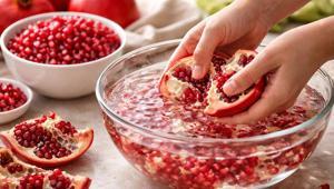 Nar tanelerini anında birbirinden ayırıyor Ayıklarken temizleyen taktik