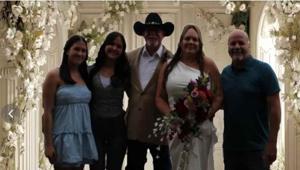 Düğün fotoğraflarını görünce şok oldular Ücretsiz hediye alay konusu oldu...