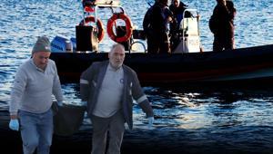 Balık tutarken hayatlarının şokunu yaşadılar Bir baktık ki insan cesedi