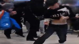 AVMnin ortasında 1 çocuğun bıçakla yaralandığı kavgada 2 çocuğa tutuklama