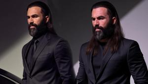 Turabi pes etmiyor Yeni İngilizce şarkısıyla piyasaya geri döndü