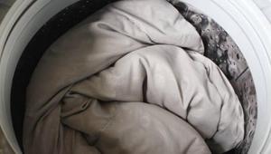 Yorganlarınız çamaşır makinesine sığmıyor mu Bu yöntemlerle yıkanmış gibi olacak