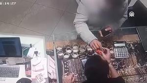 Kedilere mama almak istedi, hesabı boşaltıldı İyi niyeti hayatını karatttı