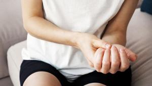 Artık sadece yaşlılık hastalığı değil Parkinson gençleri de tehdit ediyor