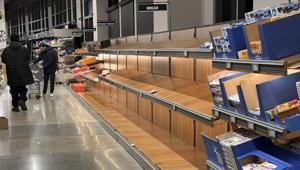 ABDde Beyaz kıyamet alarmı Süpermarket raflarını boşalttılar