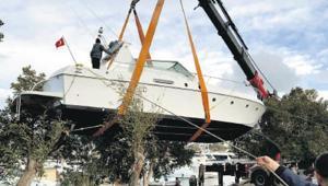 Bodrum’da izinsiz tekneler kaldırılıyor