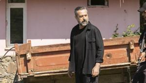 Arka Sokaklarda Cevhere veda