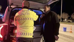 Uygulama noktasında ilginç anlar Polisin alkollü sürücüyle imtihanı: Ahmetcim şuradan git demen canımı sıktı