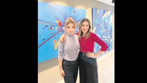 Kara evi için sergi gezdi