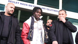 Galatasarayın yeni transferi Renato Nhaga İstanbulda İşte ödenecek bonservis