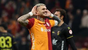 Galatasarayda Icardiden transfer dedikodularına cevap Göreceğiz