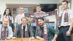 ‘Arka Sokaklar’ depremi unutmadı‘