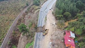 Selçuk-Aydın kara yolunda çökme meydana geldi